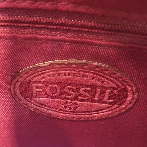 Fossil Wine Colored Saddle Bag Crossbody Purse Adjustable Key Charm - Picture 11 of 11